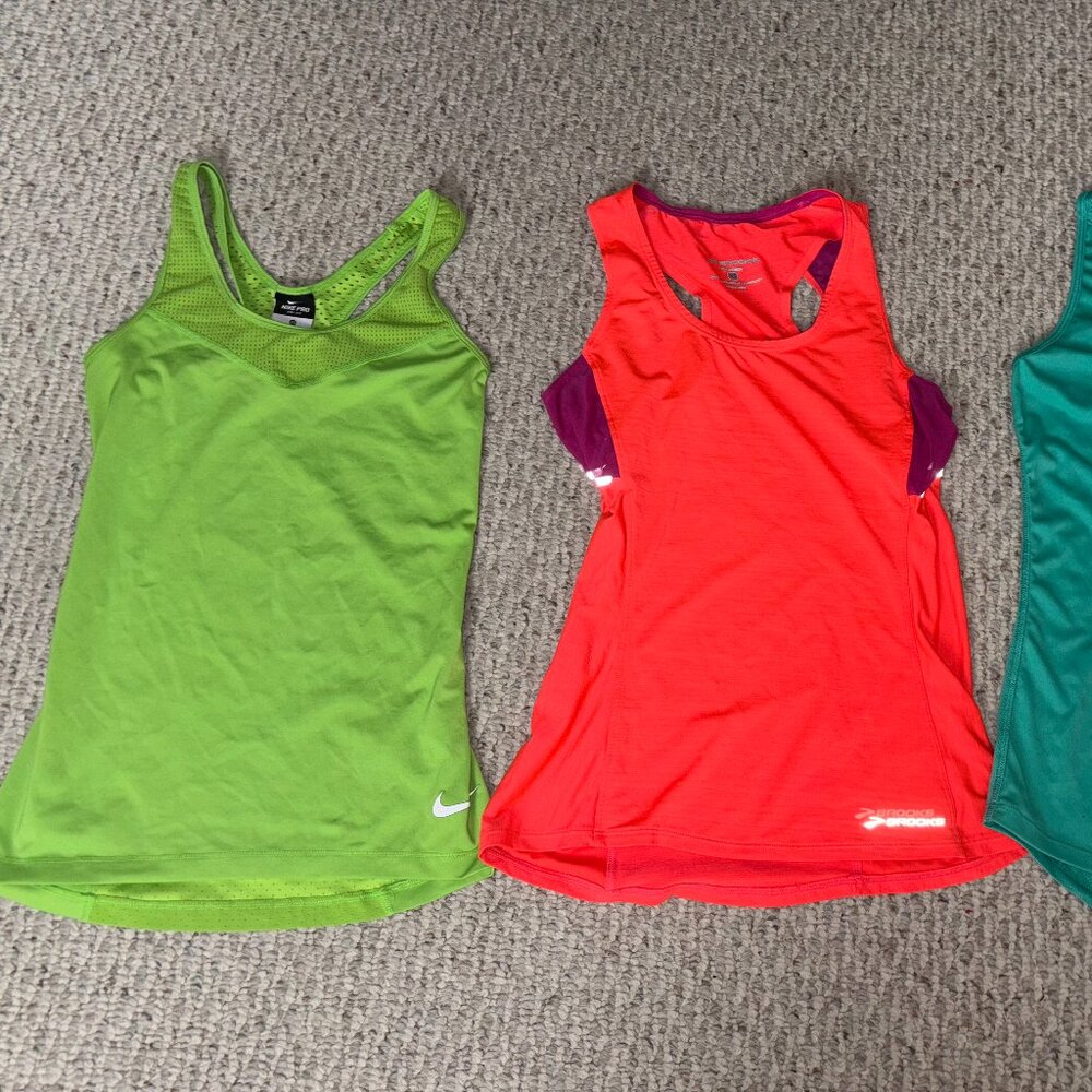Lot of 3 Nike Pro Brooks Athletic Training Tank Tops Size XS Excellent